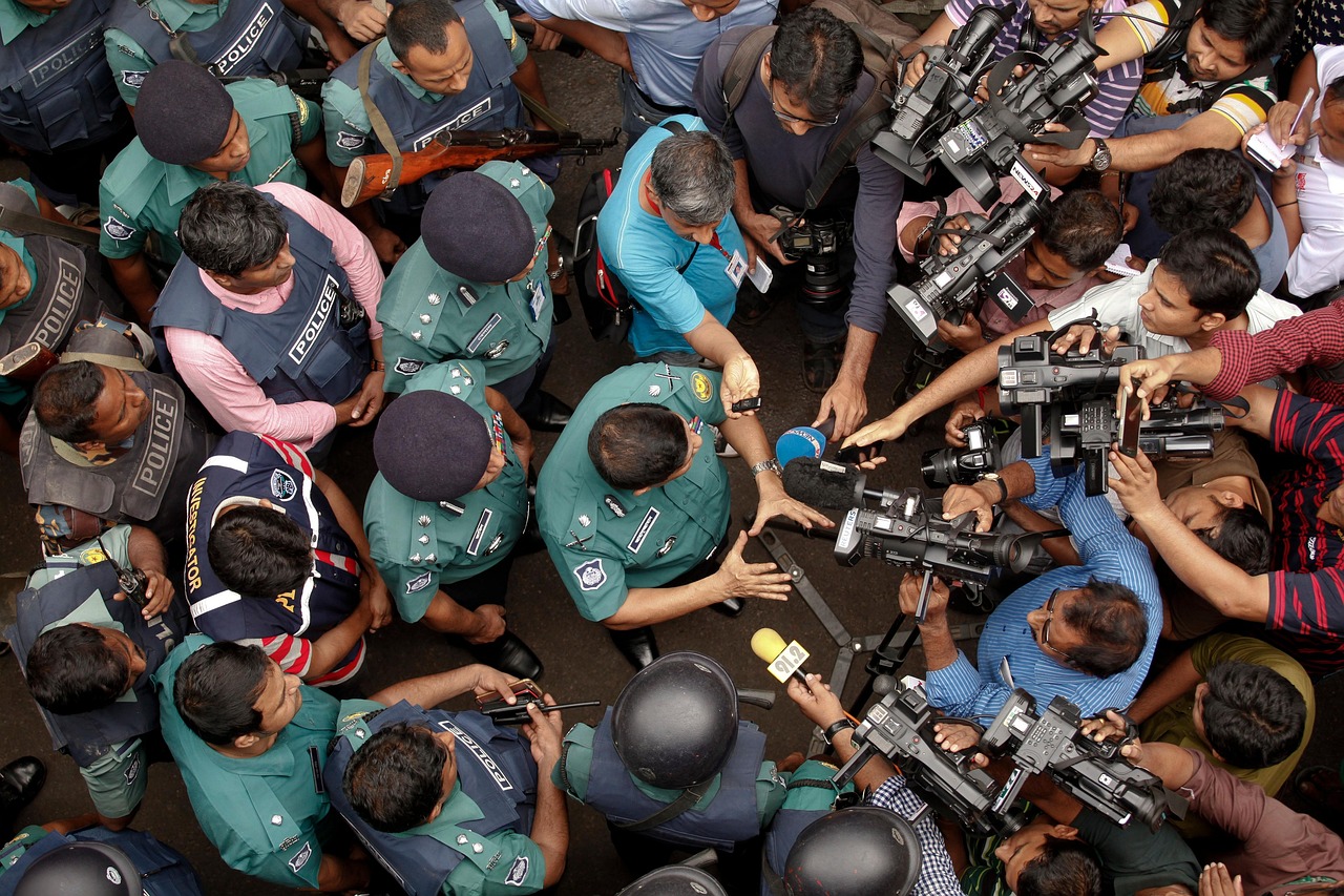 police, press, interview, journalist, dhaka, bangladesh